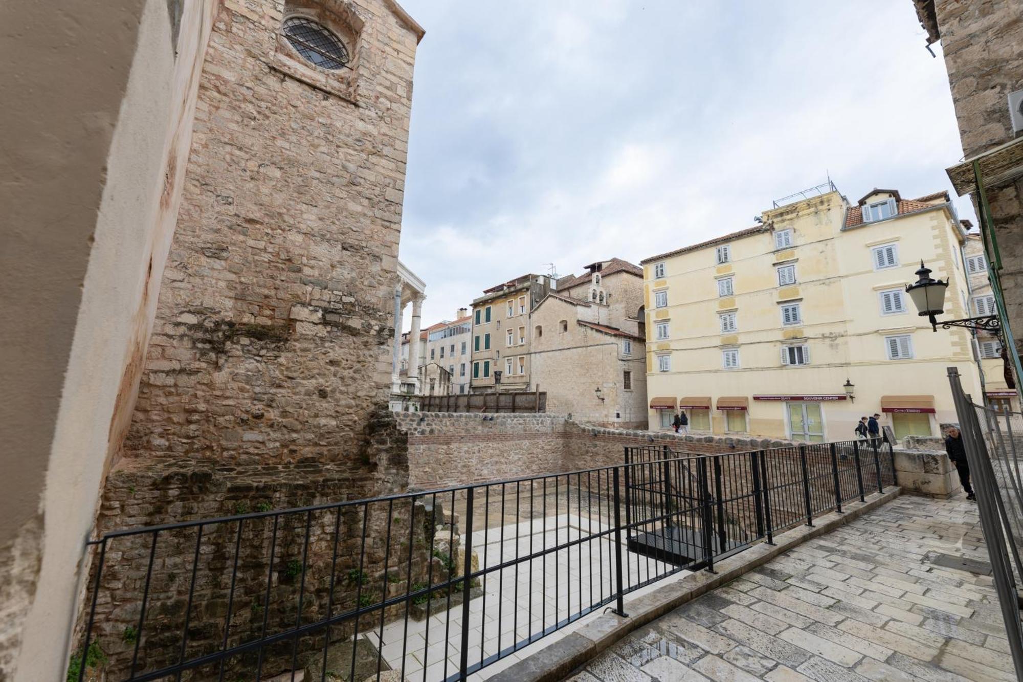 Lena'S Room In Roman Palace Split Luaran gambar
